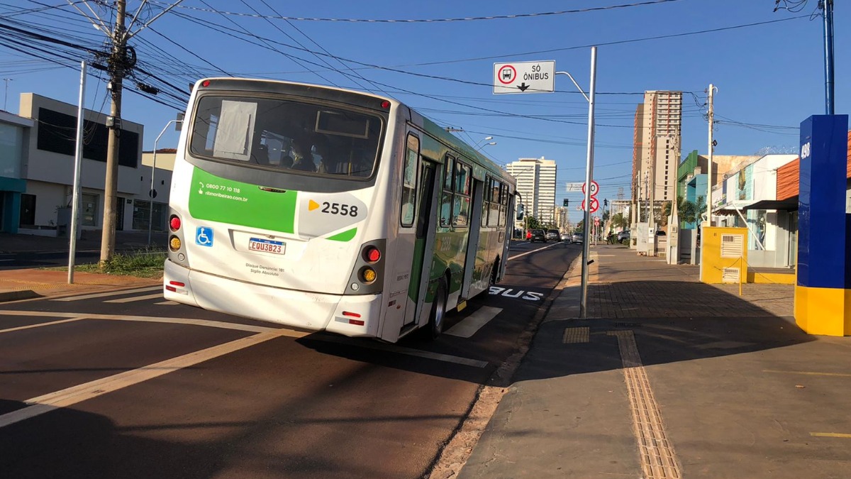 Multa faixa ônibus