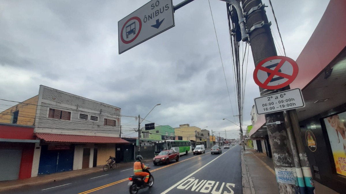 faixa de ônibus Dom Pedro I