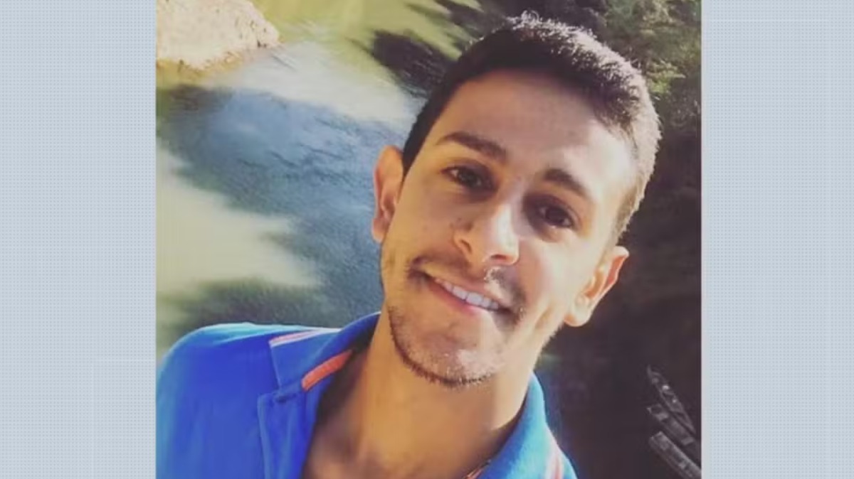 Bombeiros conseguem resgatar corpo de caminhoneiro