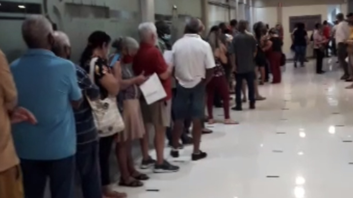 espera medicamentos alto custo