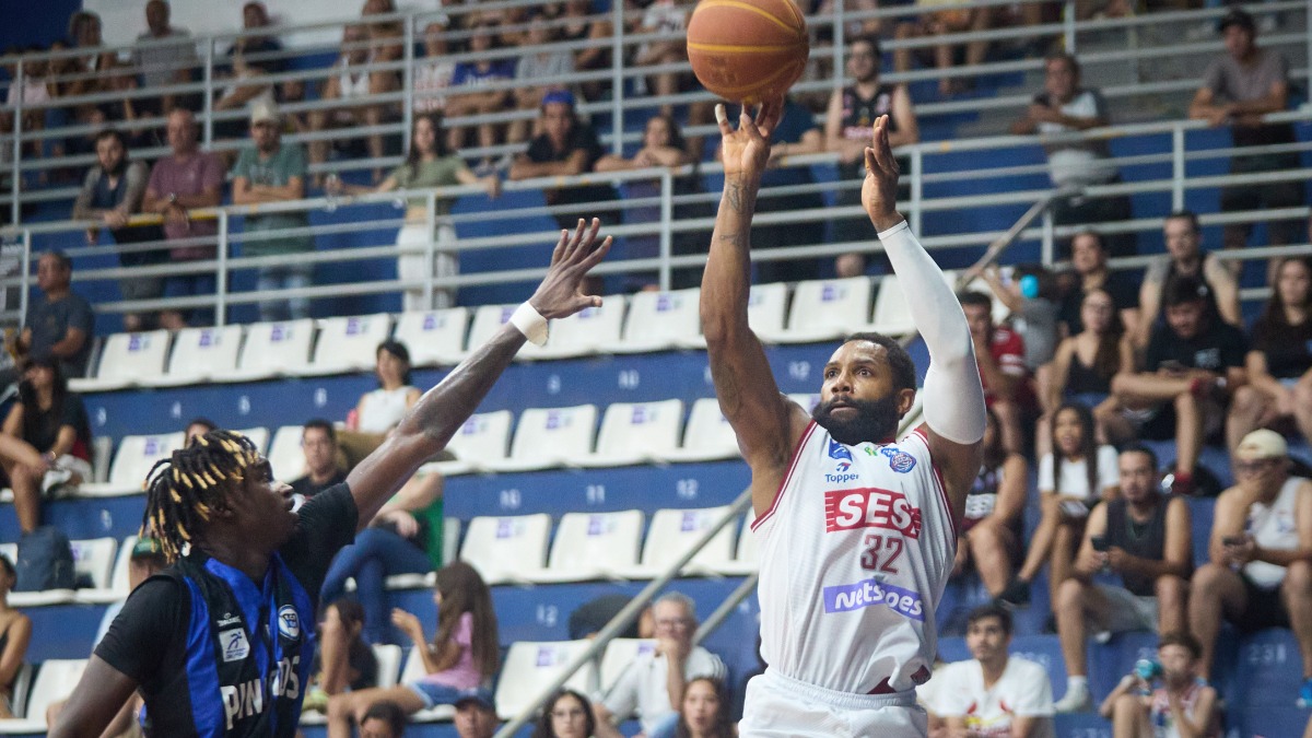 Franca Basquete enfrenta o Pinheiros na