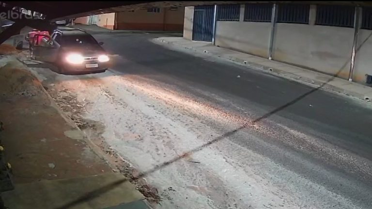 Duas pessoas são presas