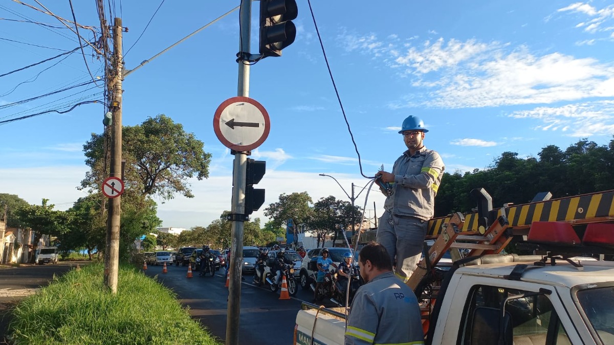 semáforos desligados