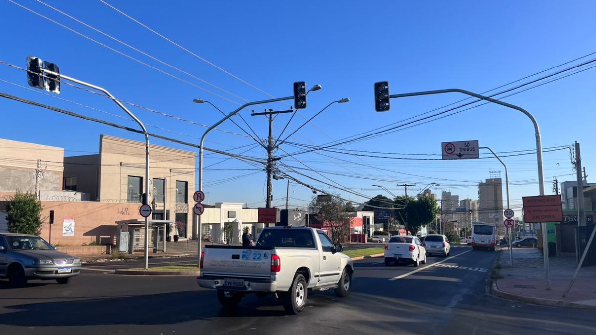 Roubo fiação semáforos