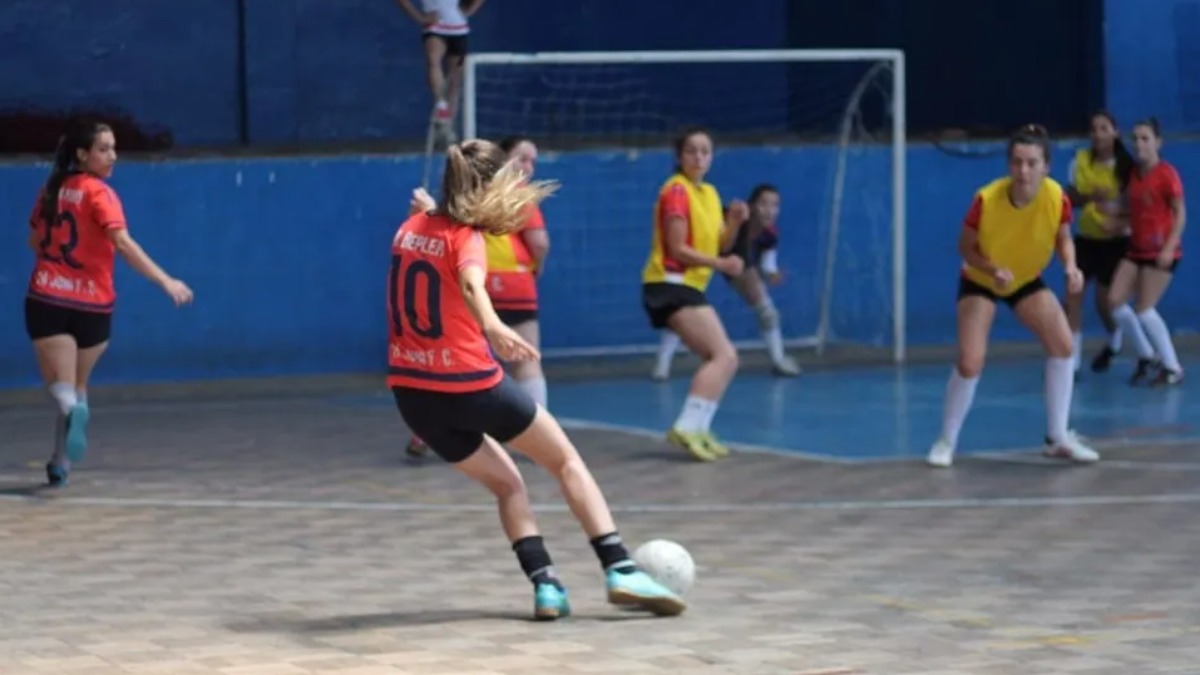 futebol feminino infantil