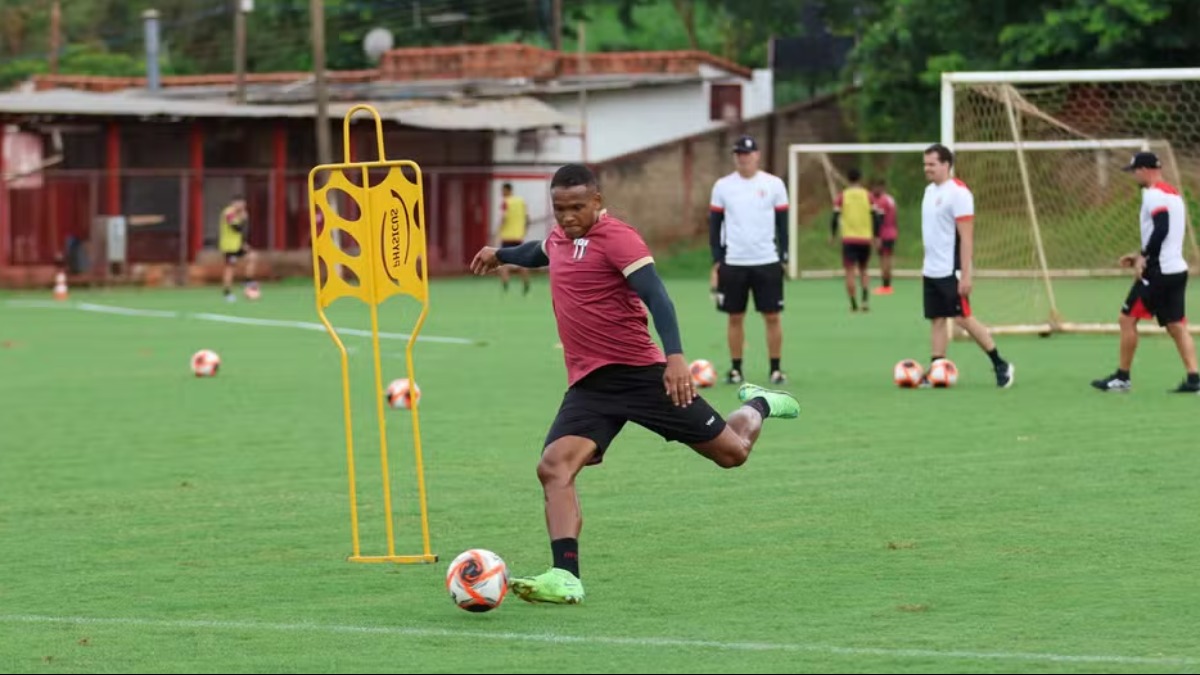 Volante Gabriel Bispo se machuca em