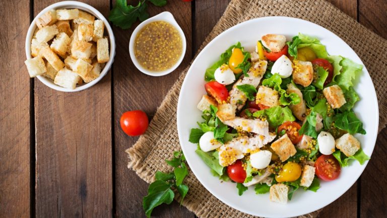 Alimentação equilibrada auxilia o envelhecimento saudável