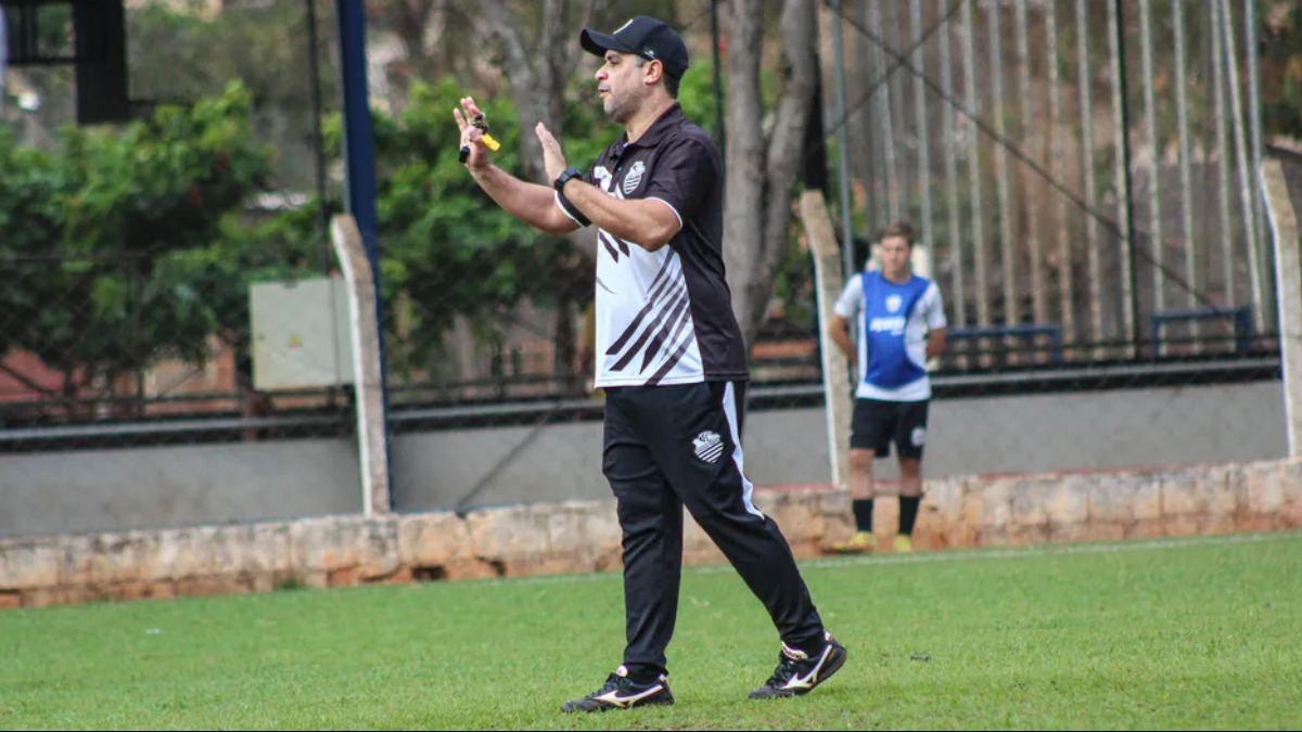 Mesmo sem entrar em campo