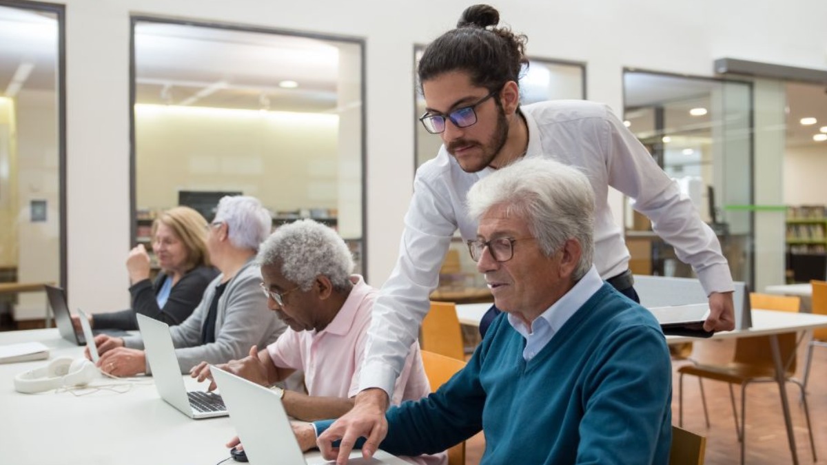 reinserção profissional idosos