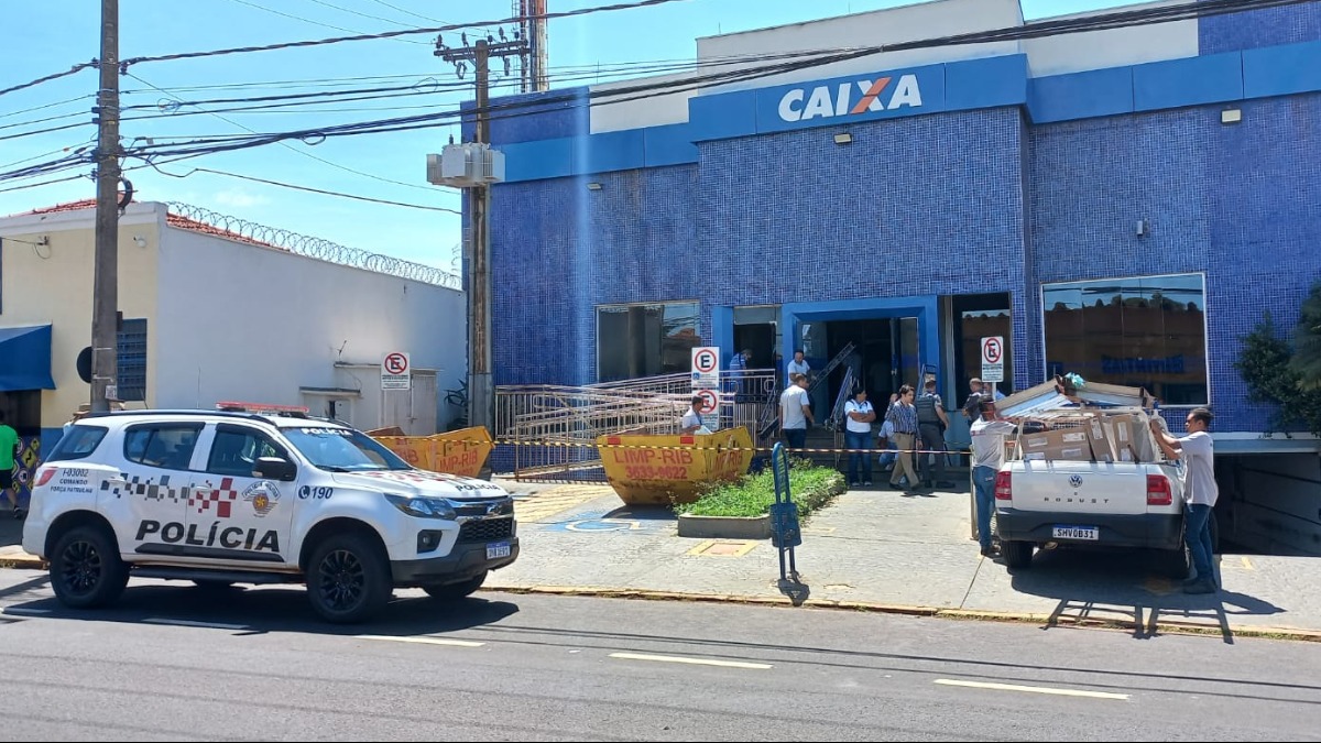 incêndio caixa eletrônico