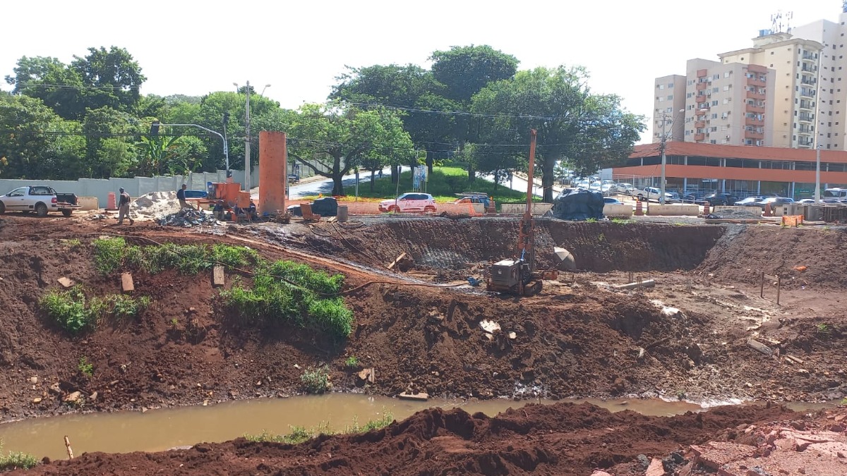 interdição Avenida Maurílio Biagi