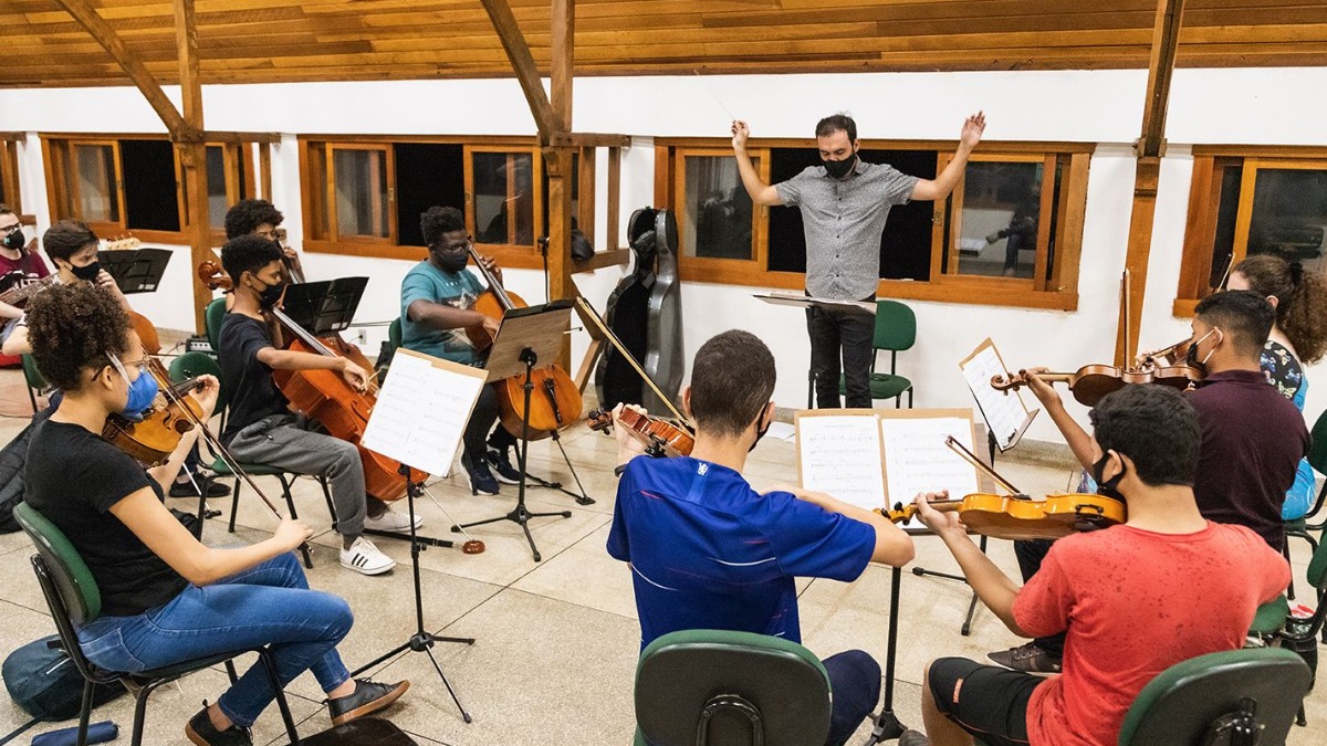 Academia Livre de Artes e Música