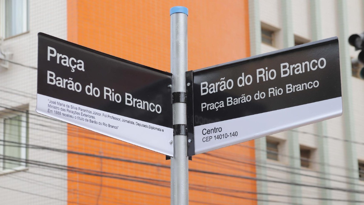 placas de identificação de ruas