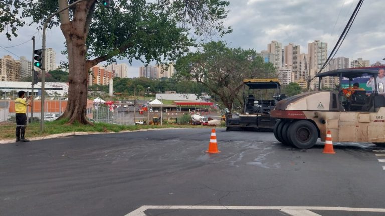Avenida Leão XIII passa por recapeamento