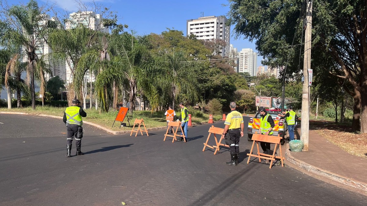 bloqueio avenida Braz Olaia Acosta