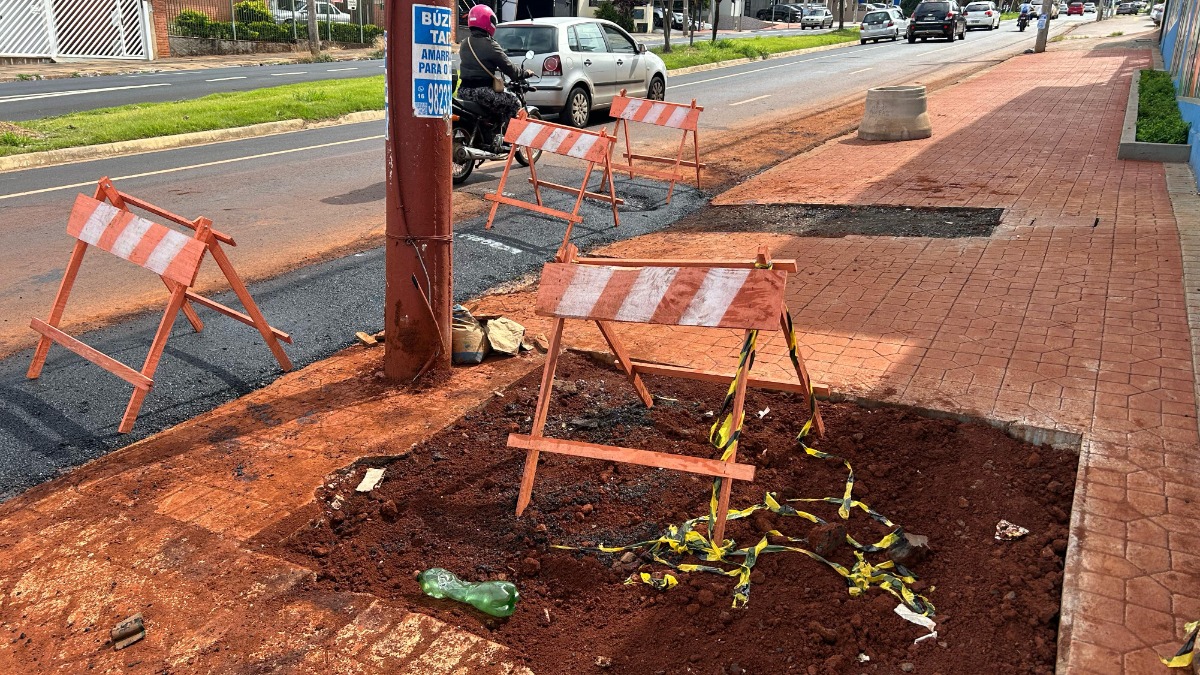 Interdição parcial diminui espaço para passagem
