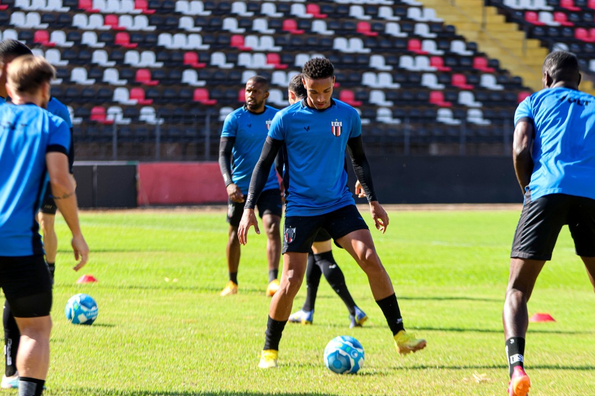 Lucas Cardoso contrato