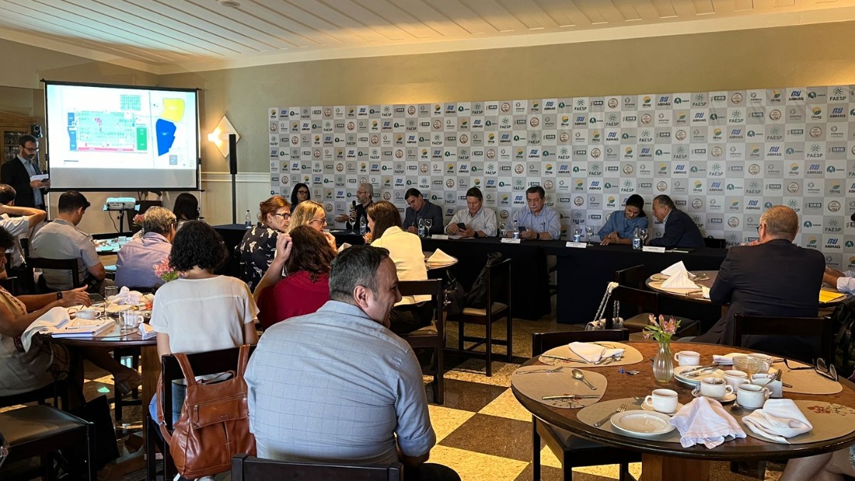 Coletiva de imprensa marca o lançamento