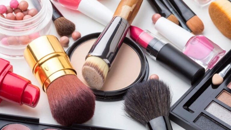 Uso de cosméticos por crianças preocupa