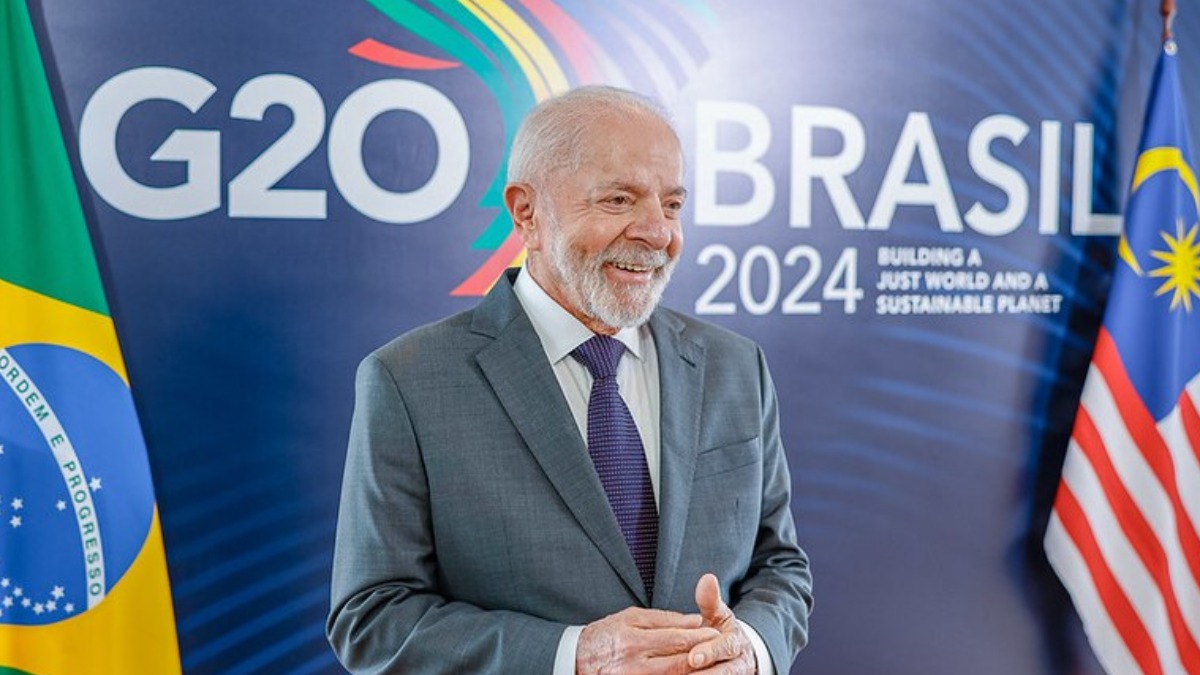 Lula discursa no último dia de