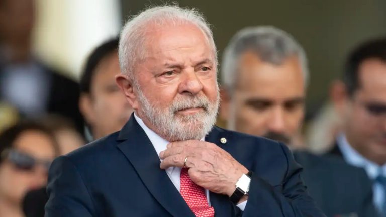 Sem conseguir aprovar aumento do IOF