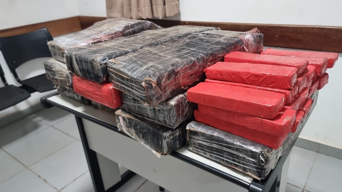 Casal é preso com 90 kg