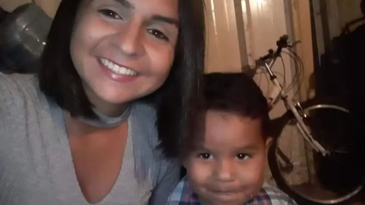 Corpo de menino de 5 anos