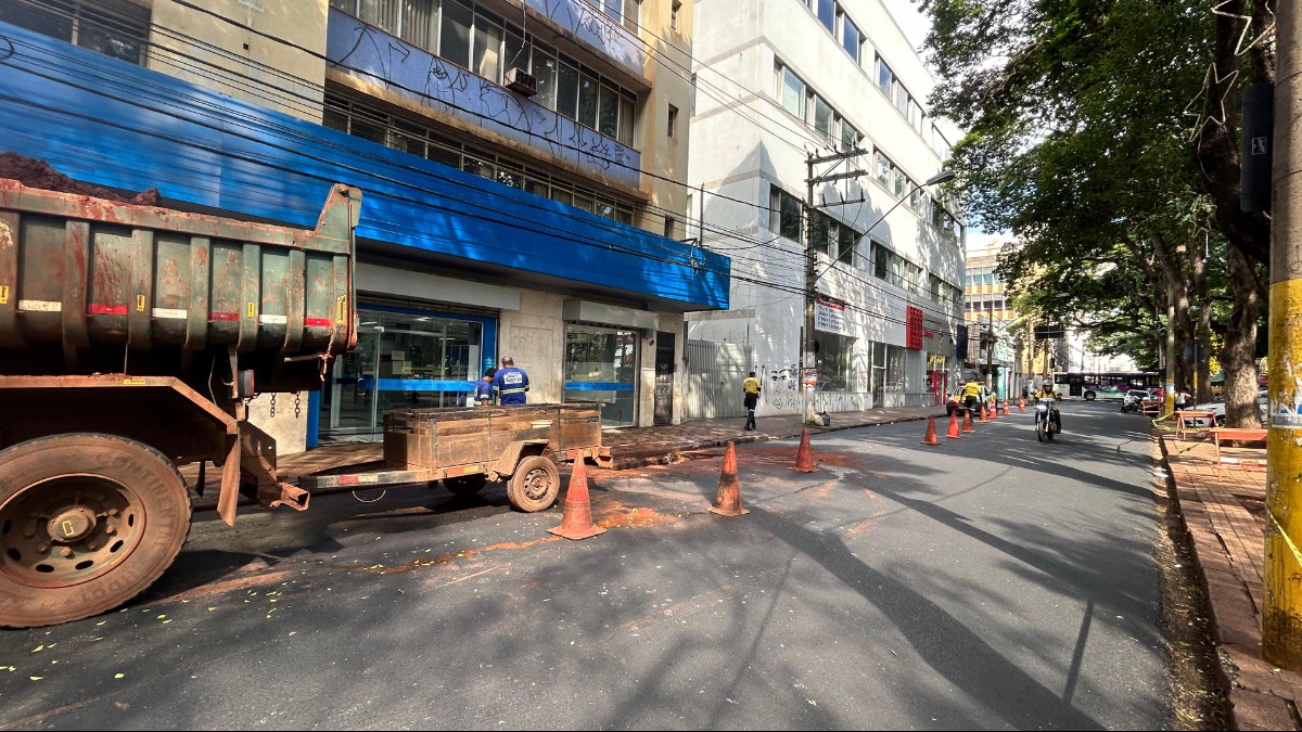 Manutenção da Saerp bloqueia faixa da