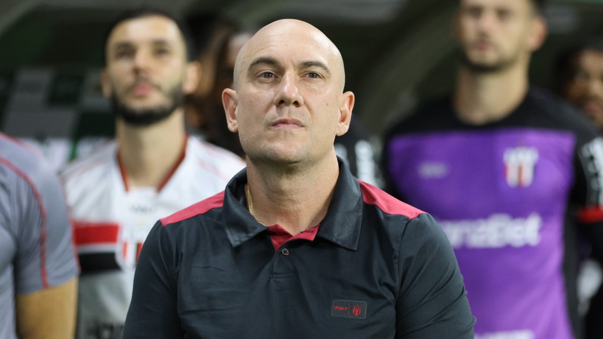 Zanardi lamenta ausência de Leandro Maciel