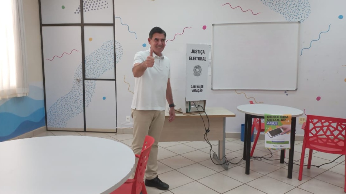 Prefeito Duarte Nogueira vota