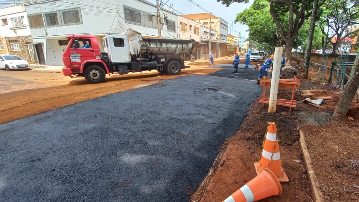 Obras na Francisco Junqueira continuam e