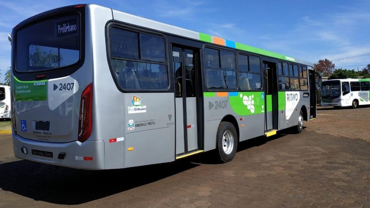 publicidade em ônibus