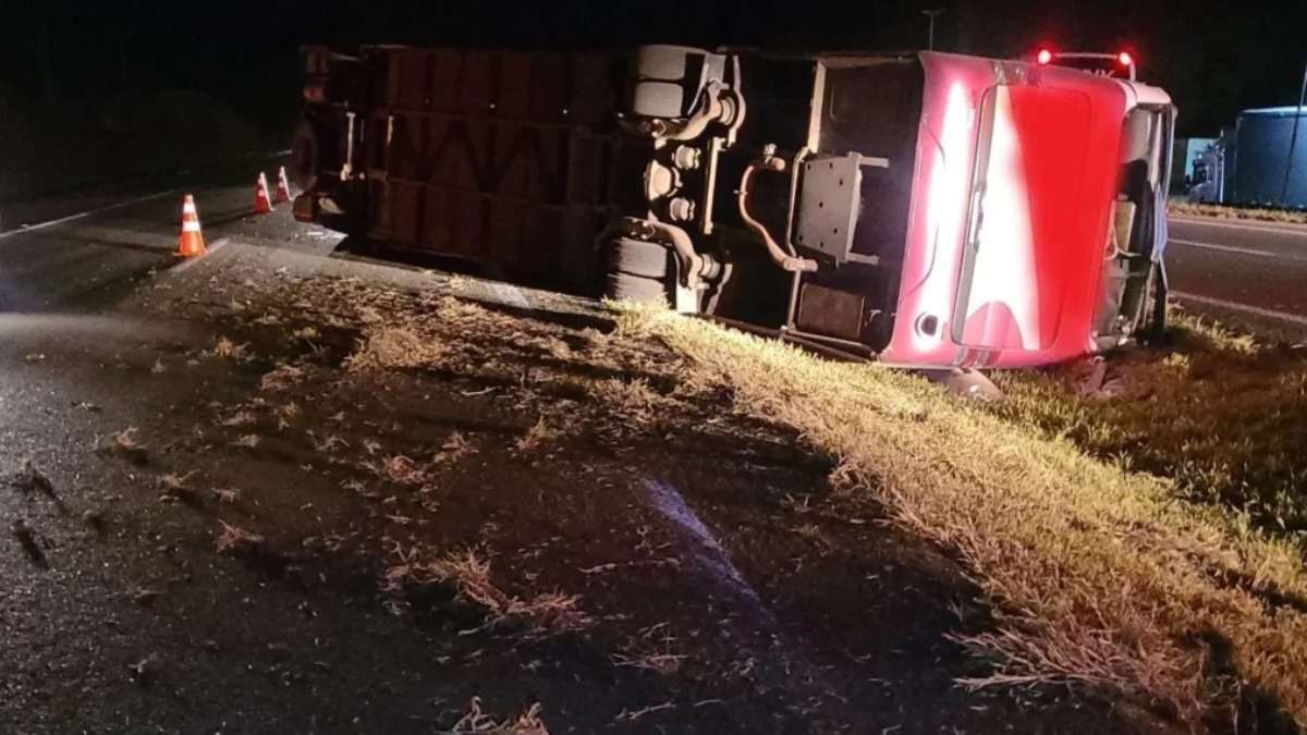 acidente ônibus estudantes