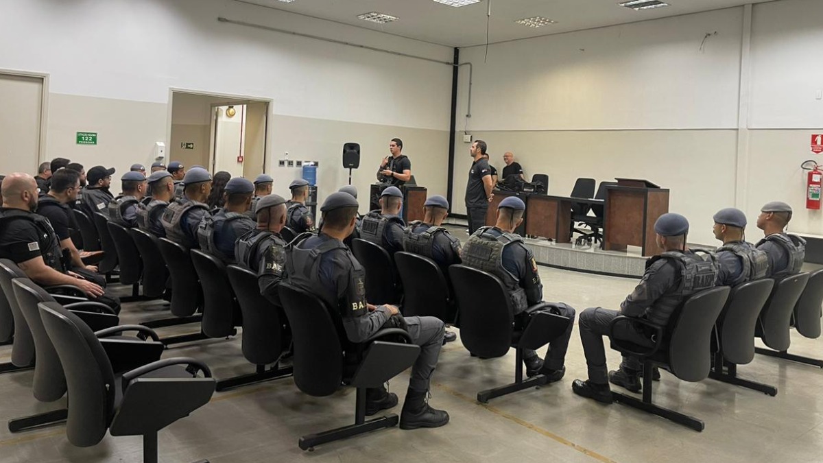 roubo de carros-fortes