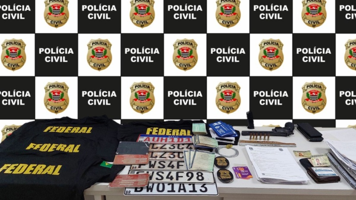 Operação cumpre mandados contra organização especializada