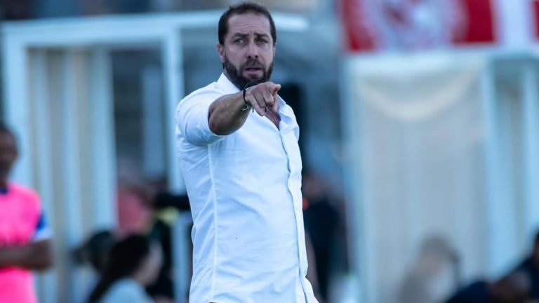 assumir clube meio temporada futebol