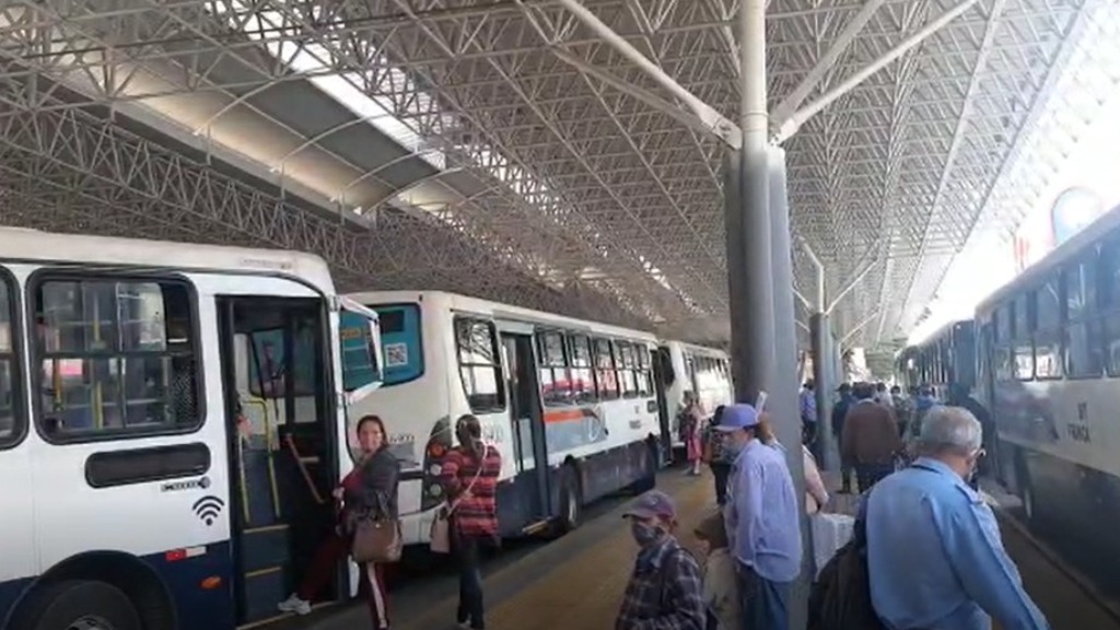 Observatório Social denuncia que ônibus de