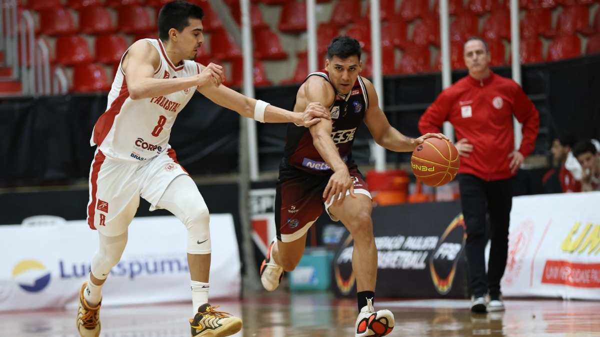 Franca bate o Paulistano e fica