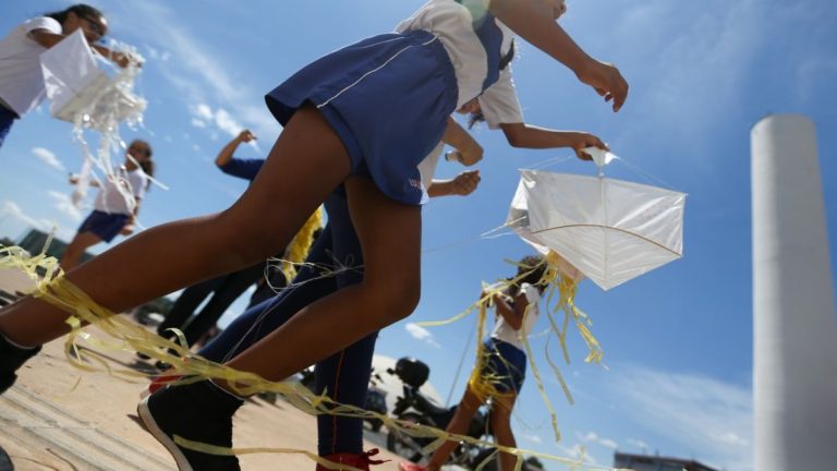 Ricardo Silva sanciona lei que cria