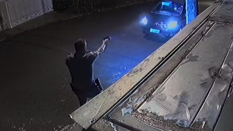 Policial reage a tentativa de assalto