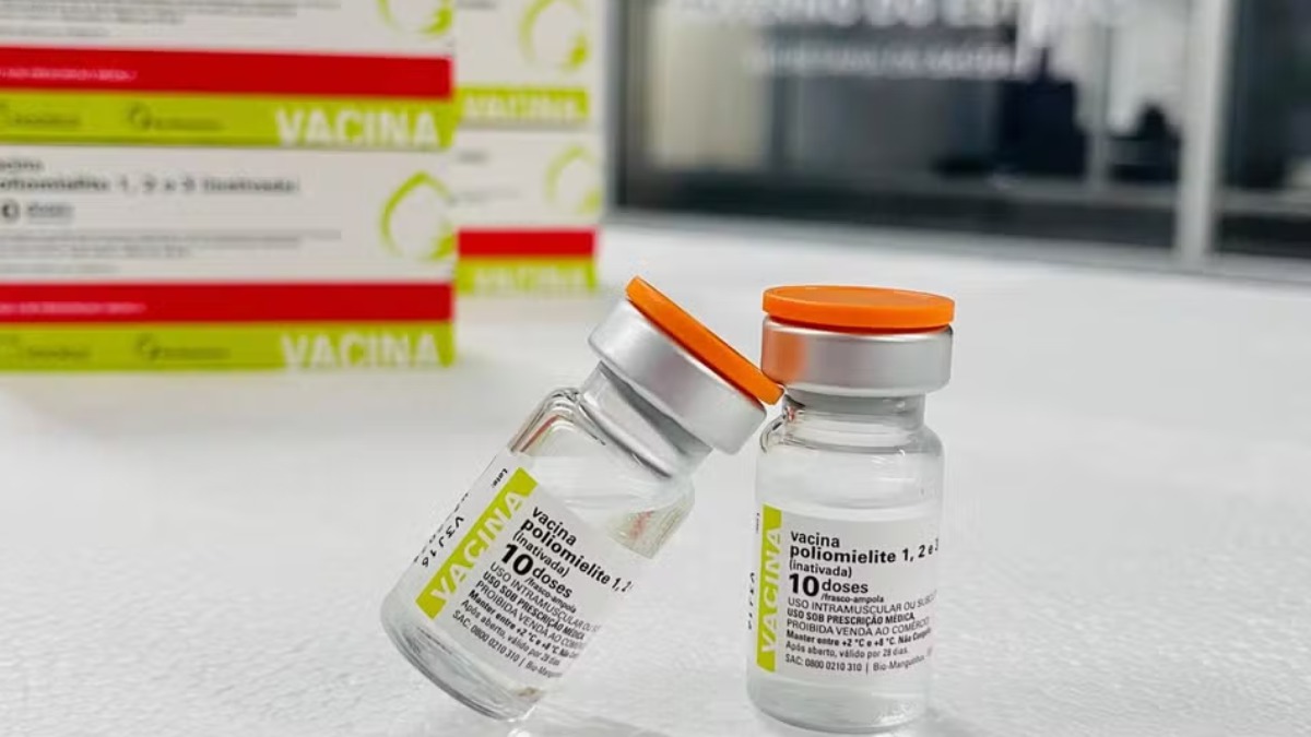 vacinação contra poliomielite