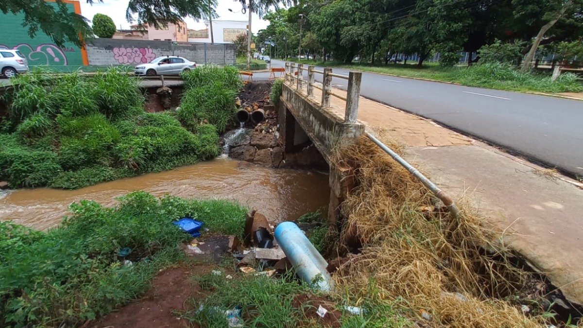 Manutenção ponte Vila Amélia