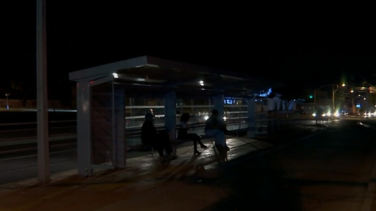 Falta de luz em ônibus