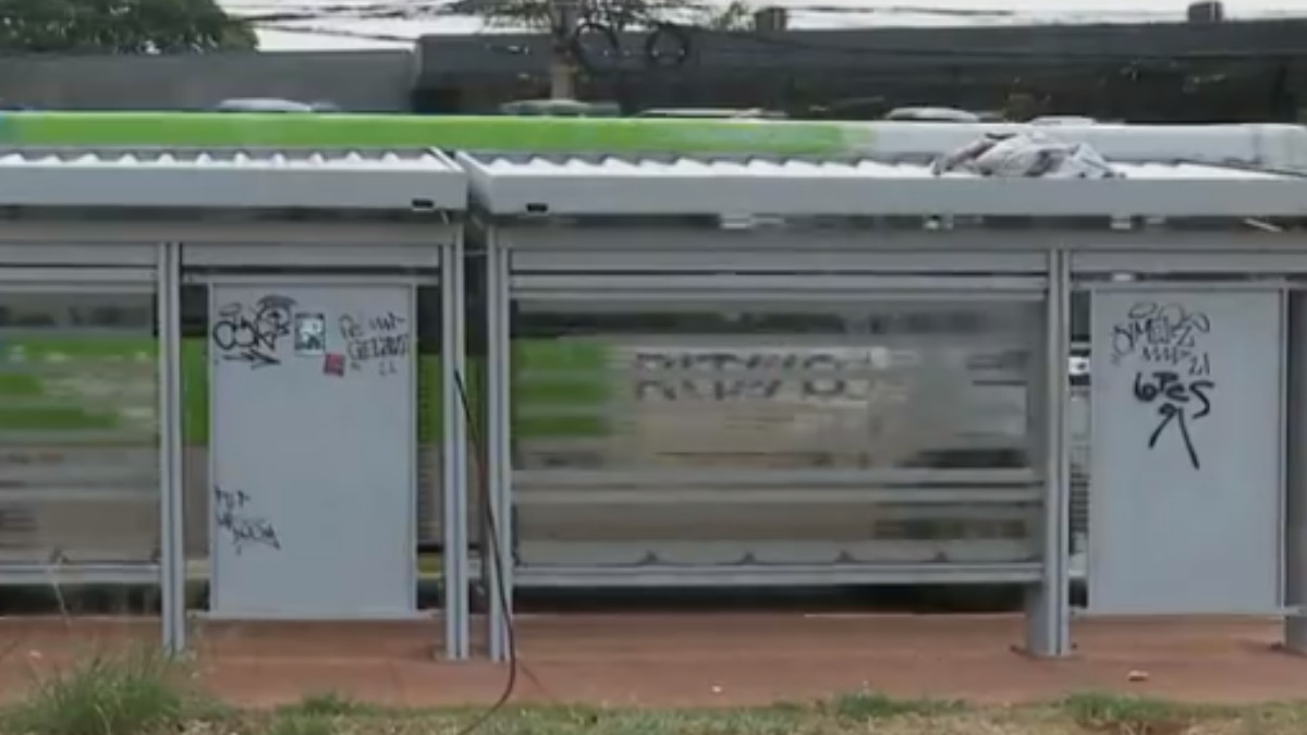 vandalismo em pontos de ônibus