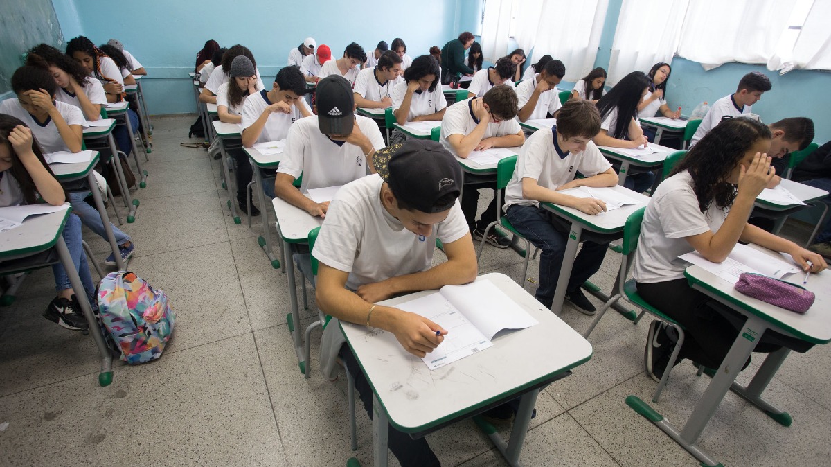 Estudantes do Ensino Médio realizam