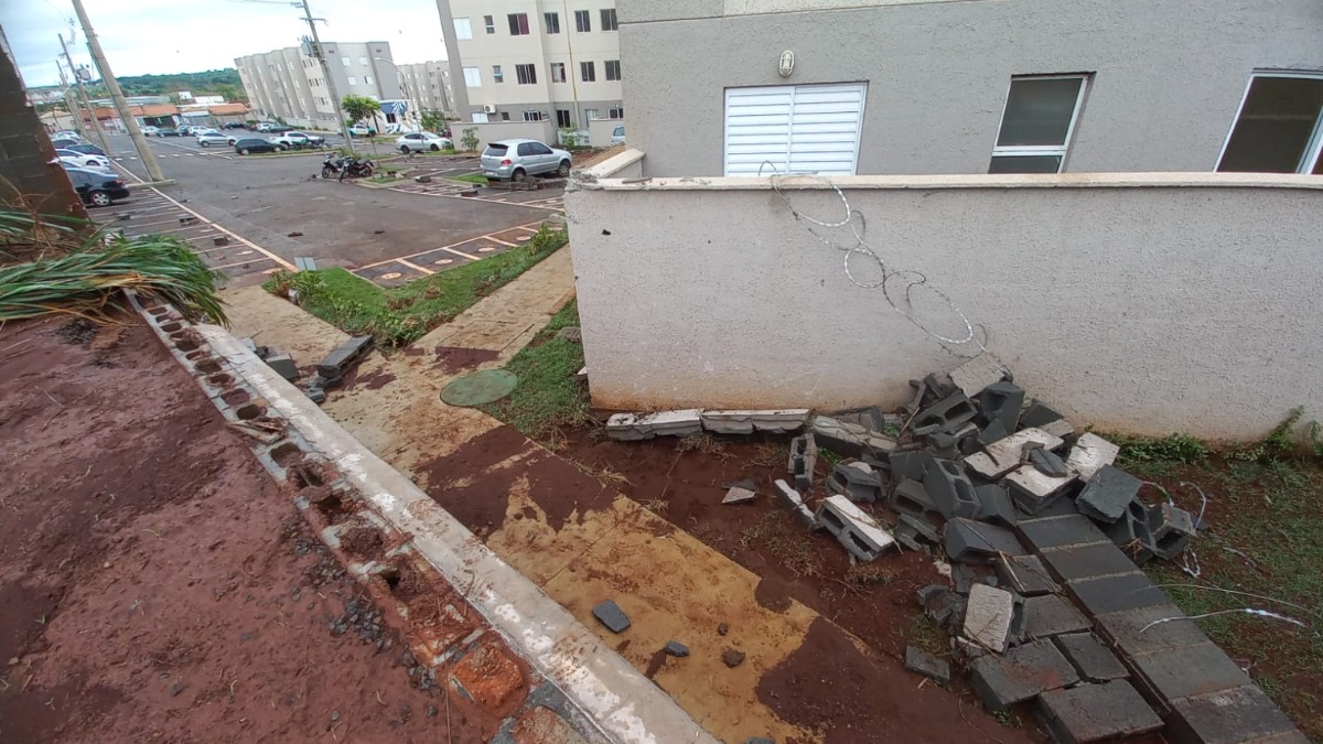 Construtora promete ressarcir moradores após queda