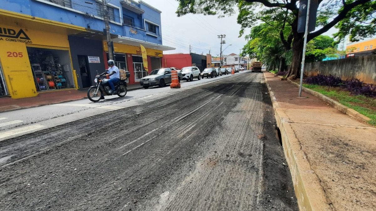 recapeamento avenida Francisco Junqueira