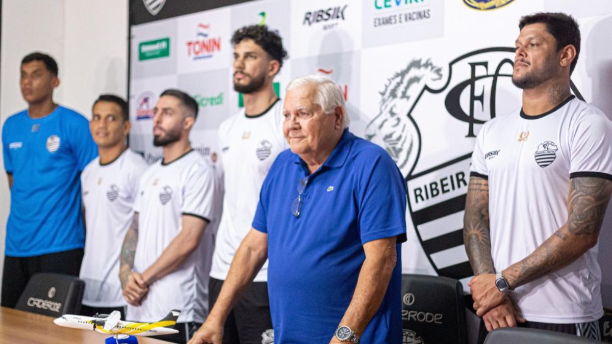 Comercial fecha ciclo de contratações para