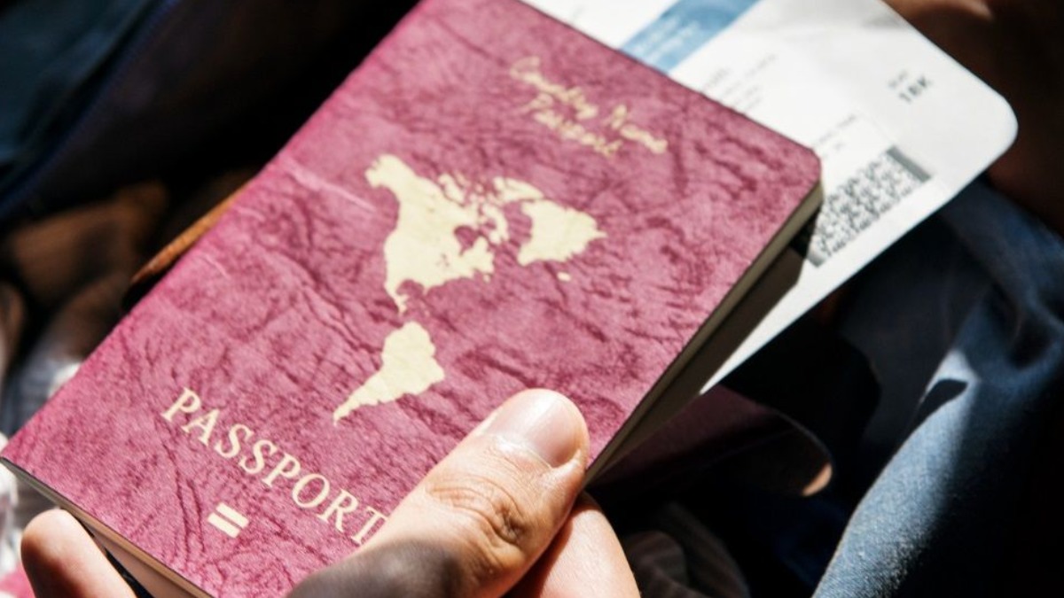 Número de contratações de estrangeiros em