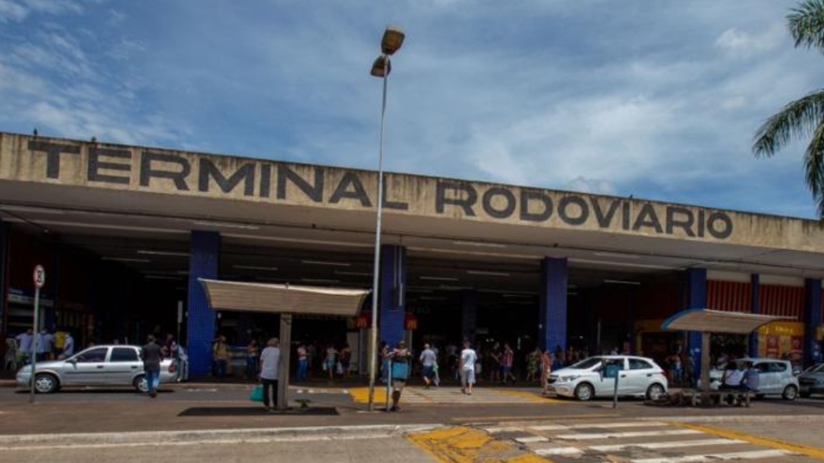 Máscaras em ônibus